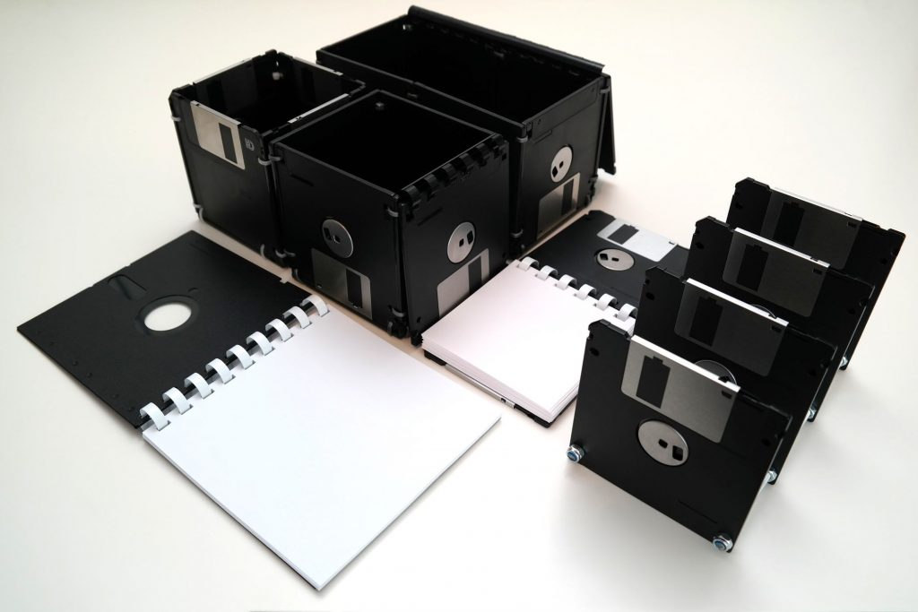 Floppy-Disks Schreibtischset (aufgeklappt/geöffnet)
