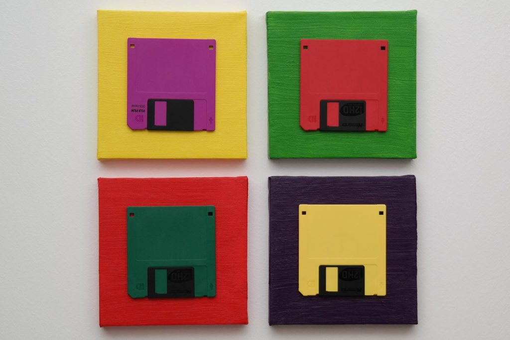 Floppy Pop-Art – Vier 3,5 Zoll Disketten auf Leinwand